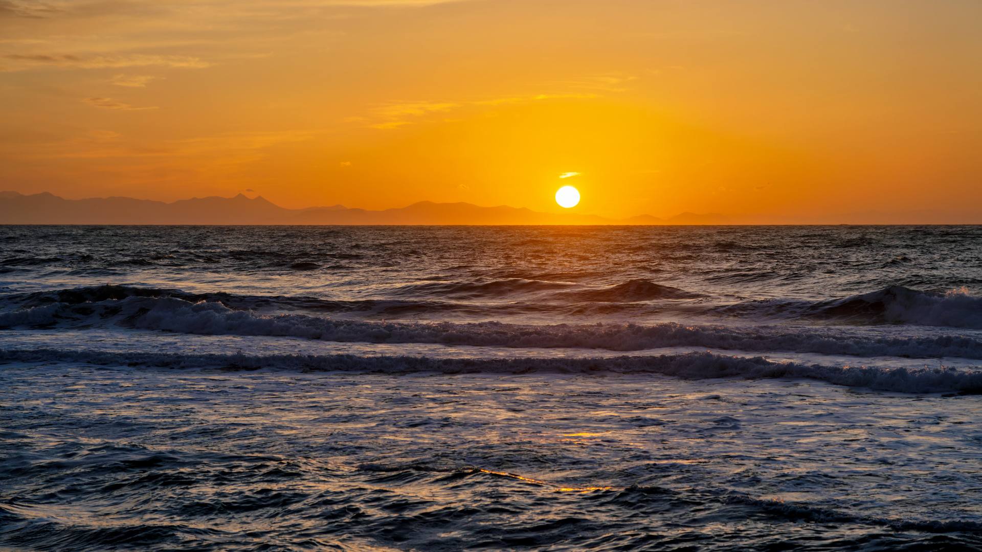 Der Sonnenuntergang krönt jeden Tag in Cefalù